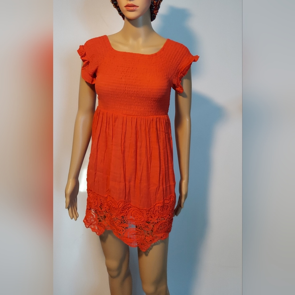 Statement Red: Icon Apparel's Vibrant Short-Sleeve Dress in Size M